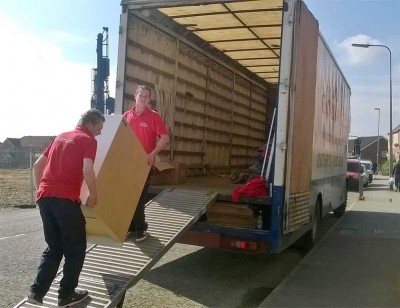 moving team at Cr removals